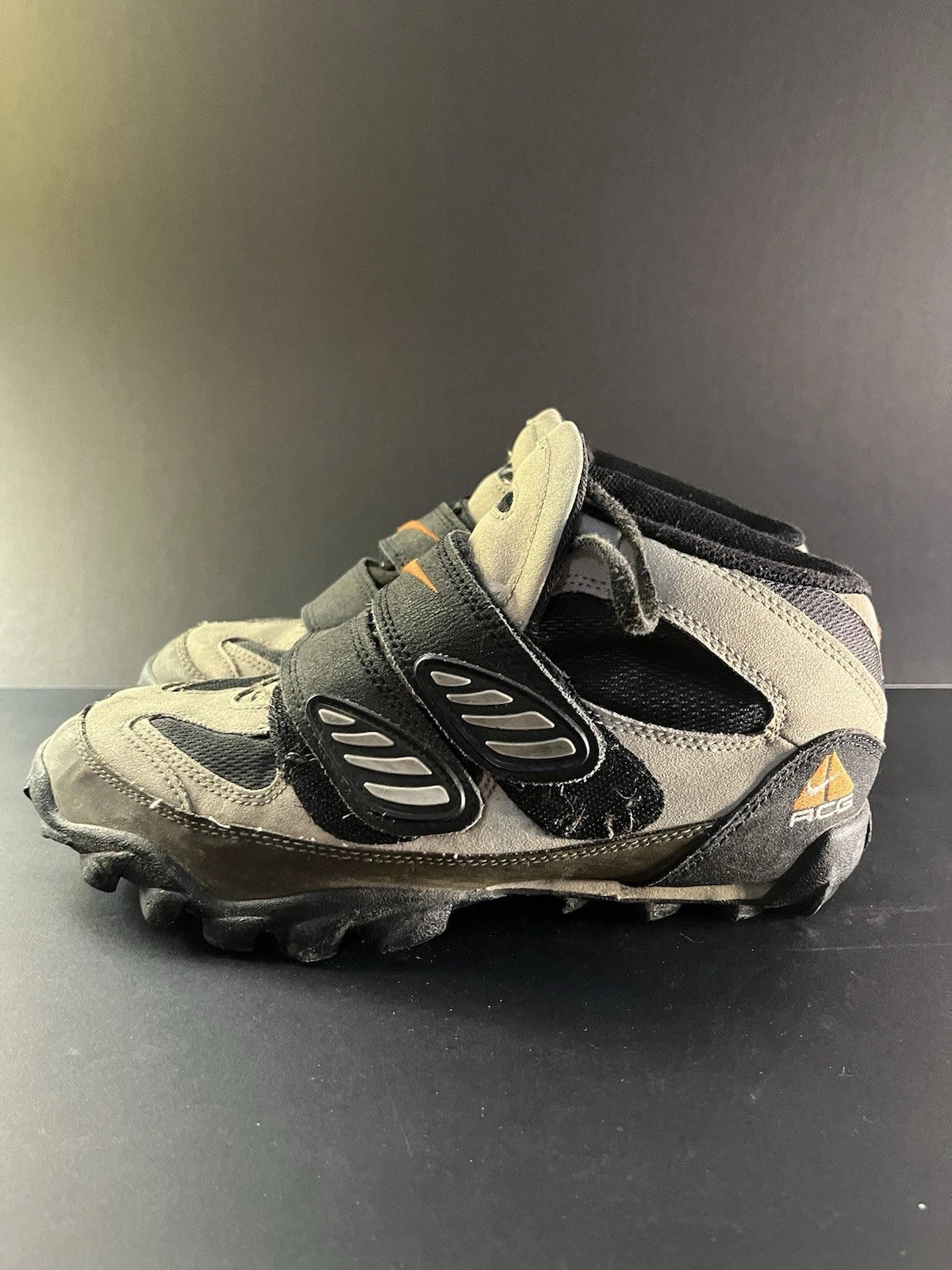 1990s Nike ACG mountain biking trail cleats Men’s Size 8.5
